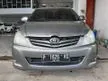 Jual Mobil Toyota Kijang Innova 2011 E 2.0 di Jawa Timur Automatic MPV Abu