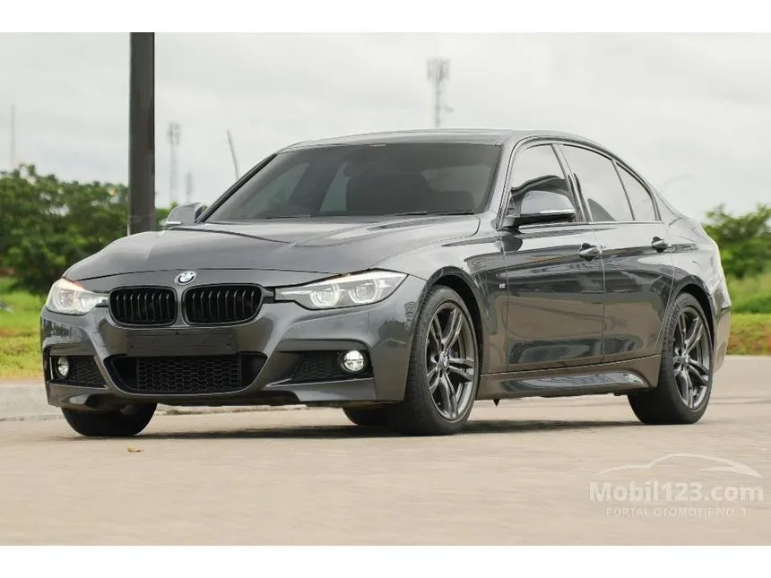 2019 BMW 330i Sport Shadow Edition Sedan