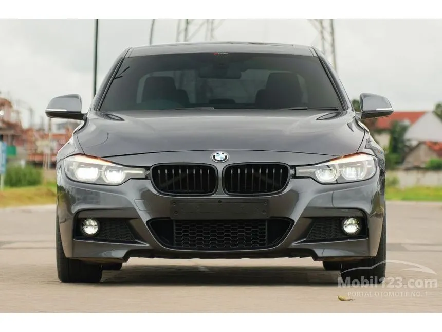 2019 BMW 330i Sport Shadow Edition Sedan