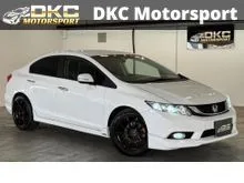 2012 Honda Civic FB 2.0 Sedan / 5-SPEED AUTOMATIC TRANSMISSION / LED DAYTIME RUNNING LIGHTS / FOG LAMPS / SMART KEYLESS ENTRY / AUTO CLIMATE CONTROL /