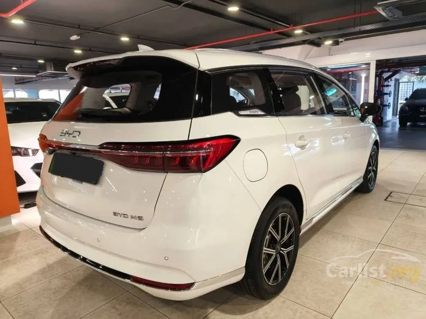 2025 BYD M6 Extended Range MPV