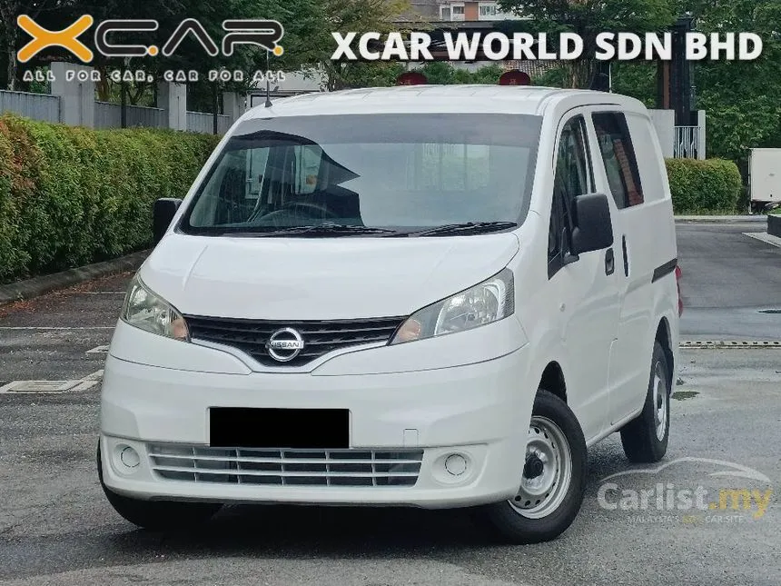 2022 Nissan NV200 Semi Panel Van