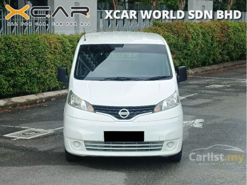 2022 Nissan NV200 Semi Panel Van