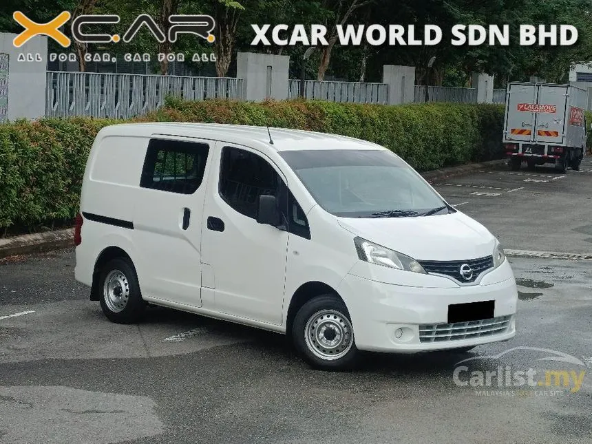 2022 Nissan NV200 Semi Panel Van