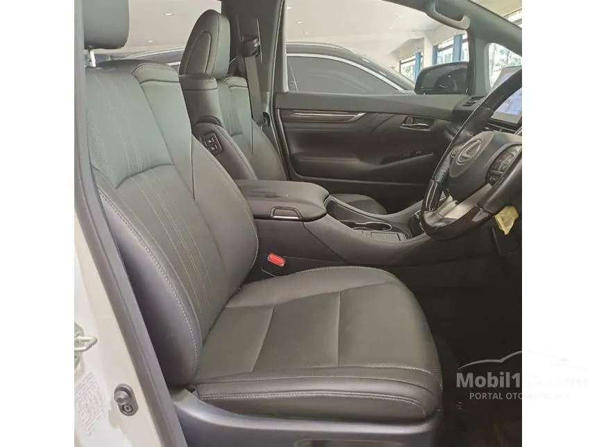 2023 Lexus LM 350 7 Seater MPV