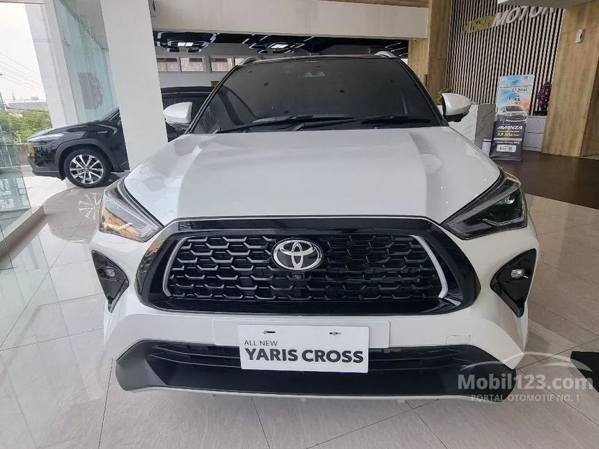 Jual Mobil Toyota Yaris Cross 2023 S HEV 1.5 di Jawa Timur Automatic Wagon Putih Rp 415.000.000