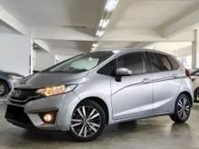2015 Honda Jazz 1.5 V / FULL SERVICE RECORD 52K KM / ORIGINAL PAINT / KEYLES PUSH START / SUPER CARKING / 3 YEARS WARRANTY