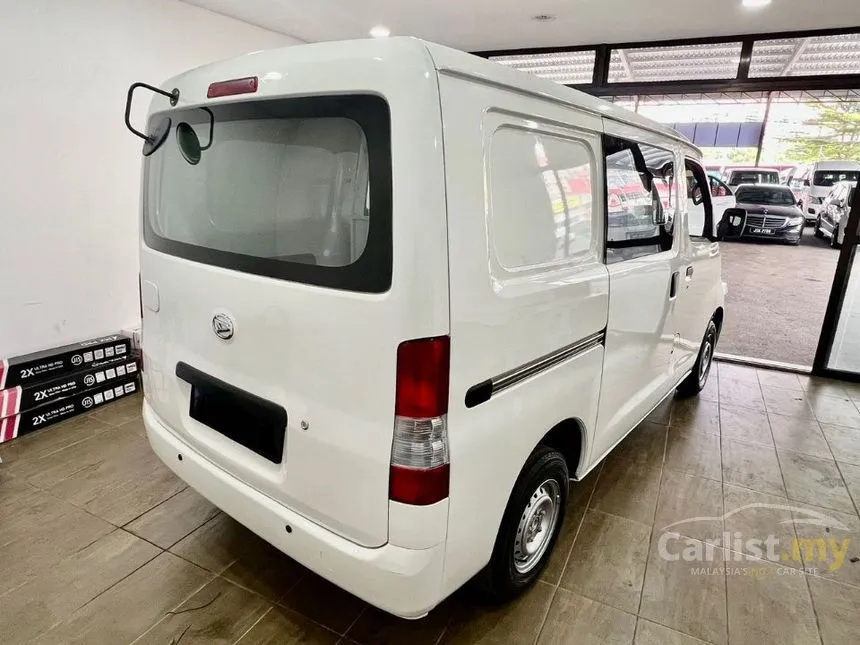 2022 Daihatsu Gran Max Semi Panel Van