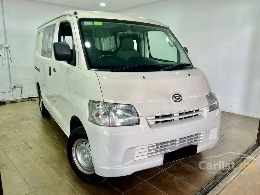 2022 Daihatsu Gran Max Semi Panel Van
