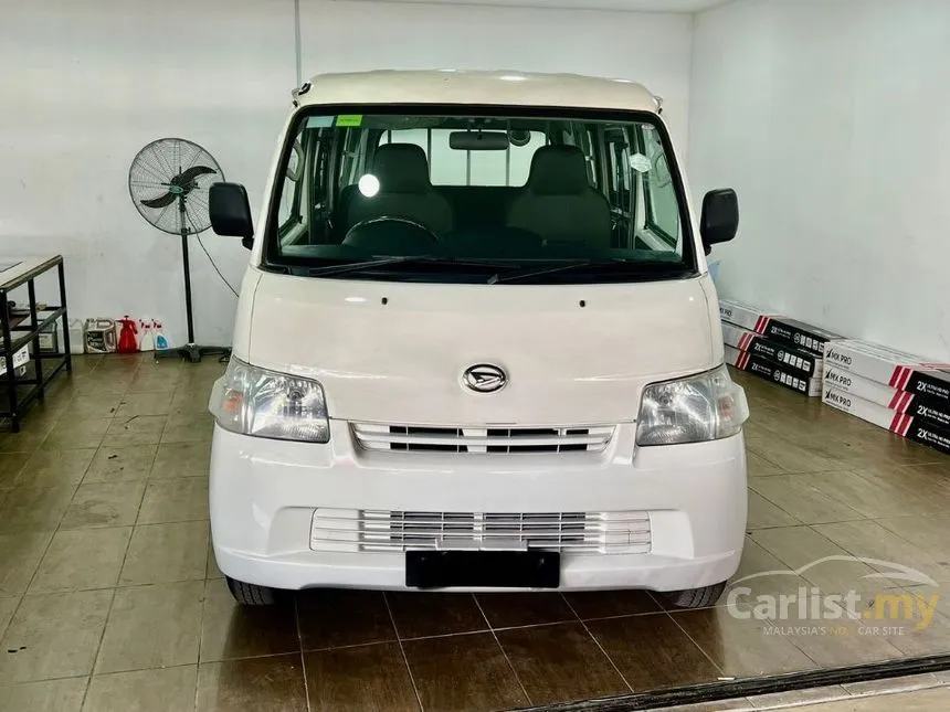 2022 Daihatsu Gran Max Semi Panel Van