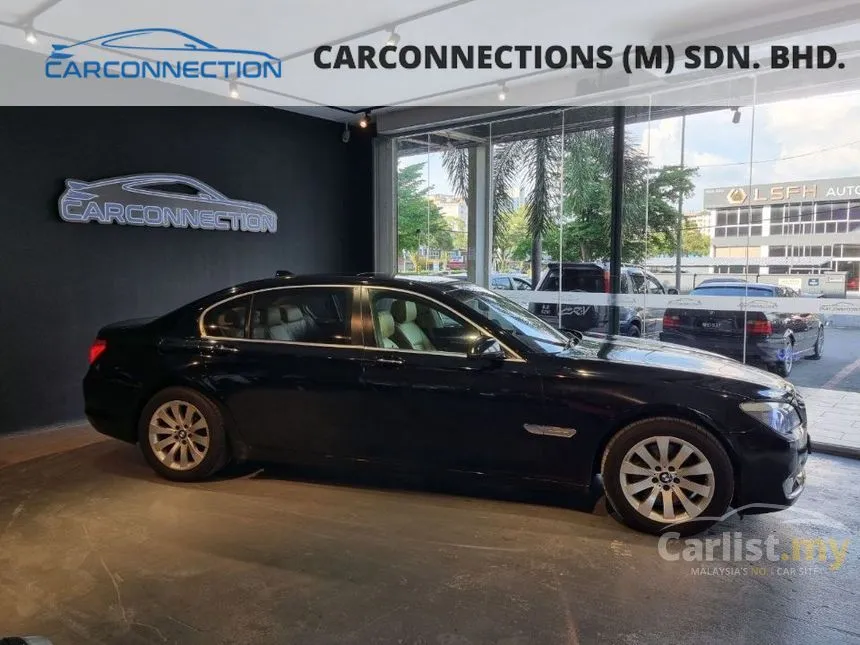 2010 BMW 730Li Sedan
