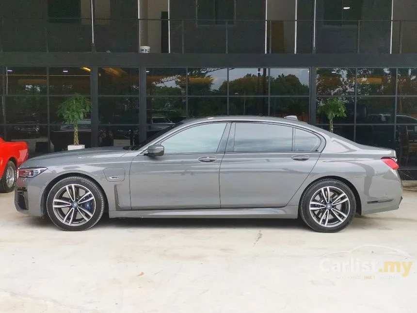 2022 BMW 740Le xDrive M Sport Sedan