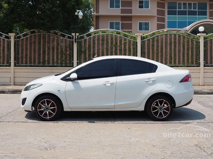 2011 Mazda 2 Groove Sedan