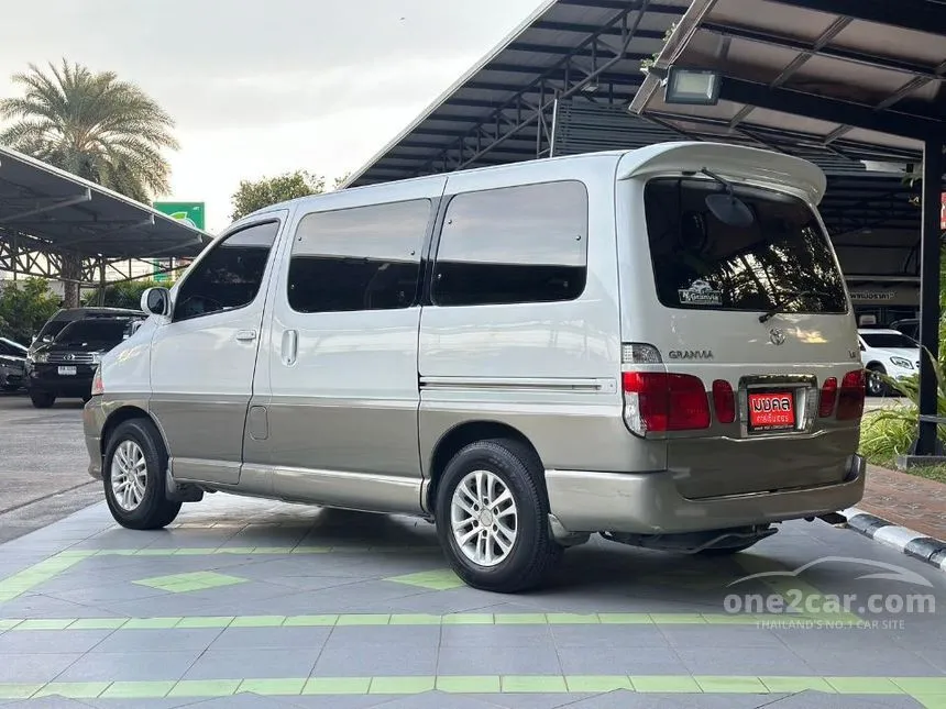 2001 Toyota GRANVIA V6 Van