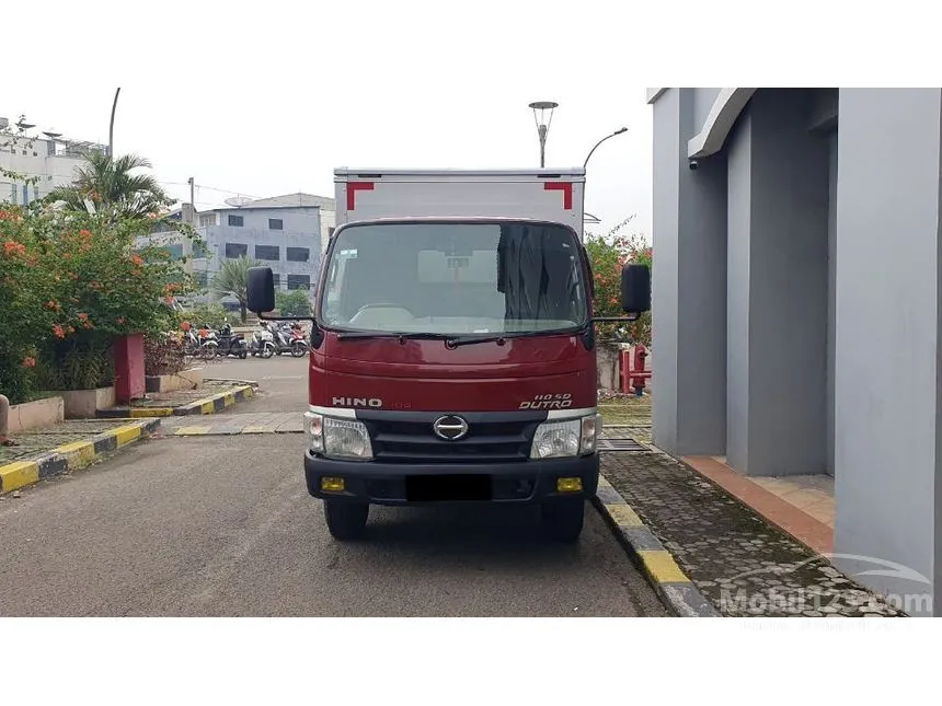 2015 Hino Dutro 110 SDL Truck