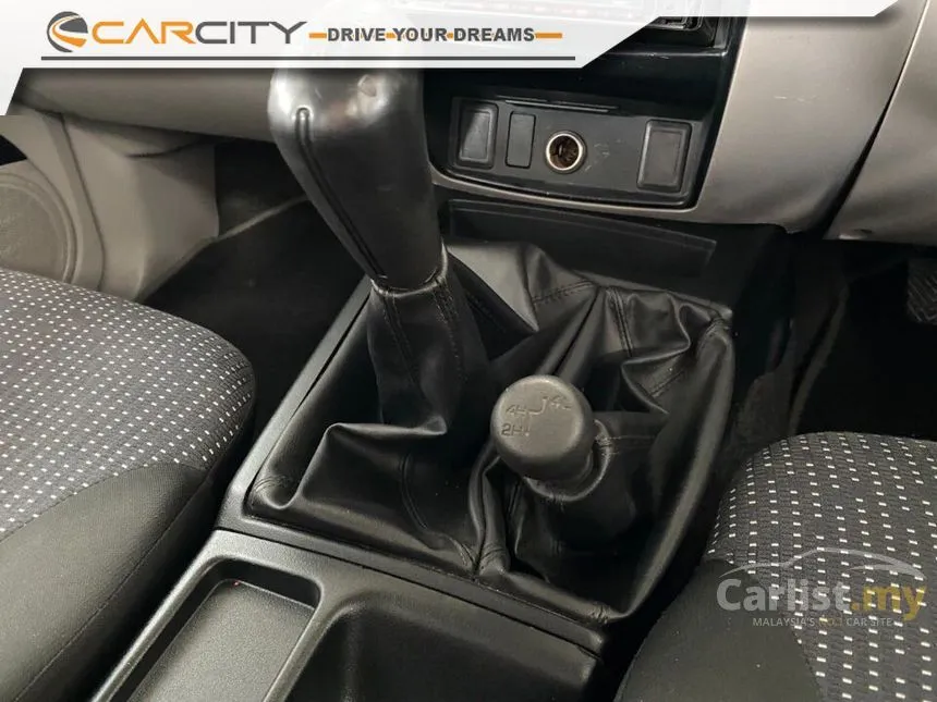 2014 Mitsubishi Triton Pickup Truck