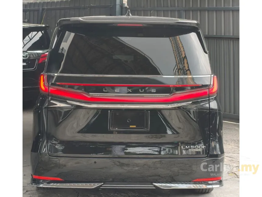 2024 Lexus LM 500h Version L 6 Seater MPV