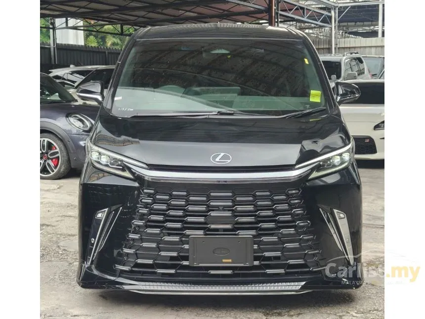 2024 Lexus LM 500h Version L 6 Seater MPV