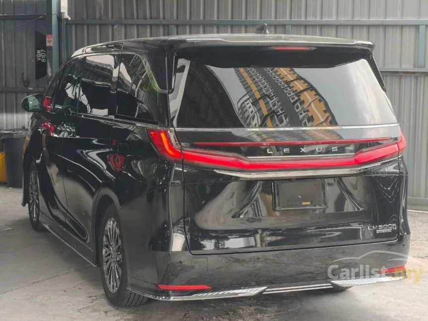 2024 Lexus LM 500h Version L 6 Seater MPV