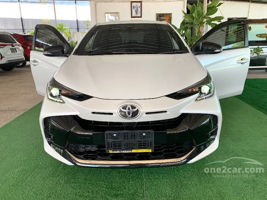 2023 Toyota YARIS Premium Hatchback