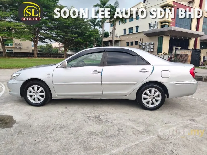 2004 Toyota Camry V Sedan