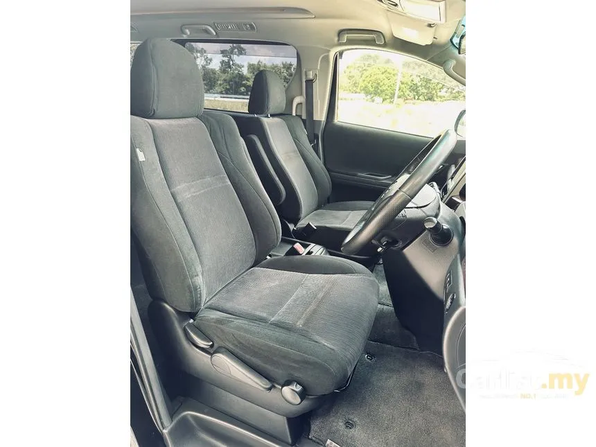 2012 Toyota Vellfire Z MPV