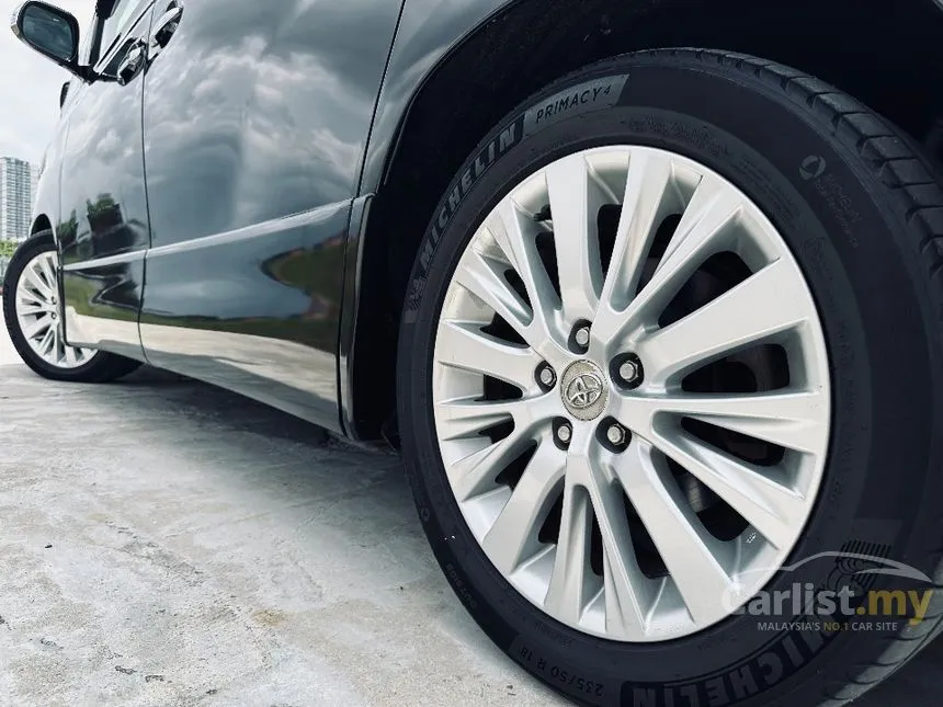 2012 Toyota Vellfire Z MPV