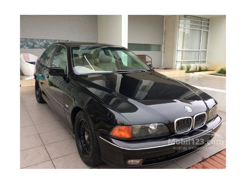 1999 BMW 528i Touring Wagon