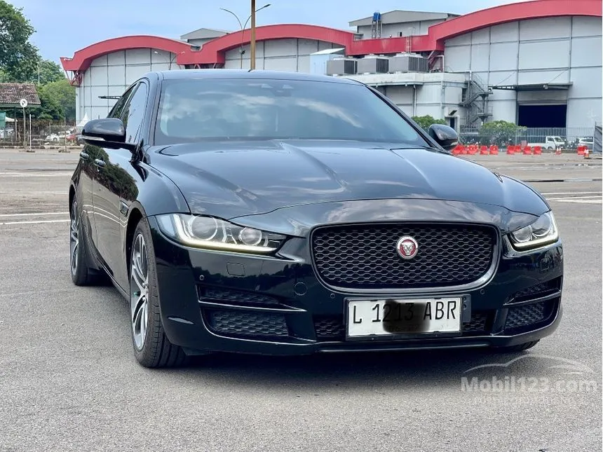 2016 Jaguar XE Prestige Sedan