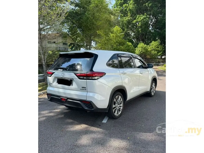 2024 Toyota Innova Zenix V Hybrid MPV