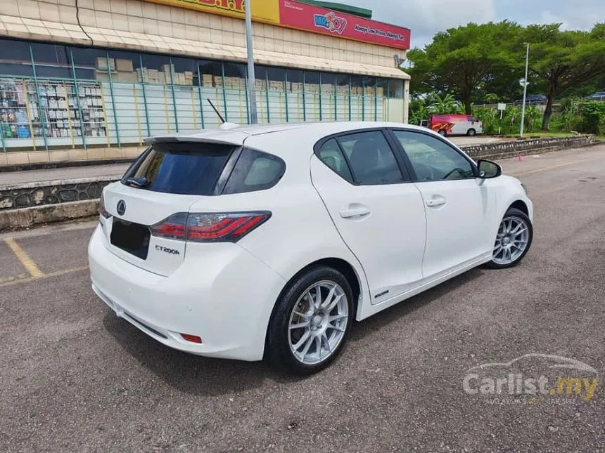 2011 Lexus CT 200h Hatchback