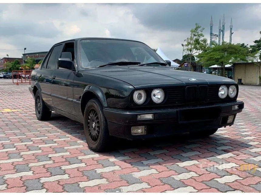 1990 BMW 318i Sedan