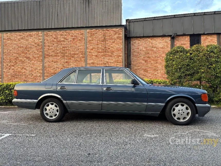 1988 Mercedes-Benz 300SEL Sedan