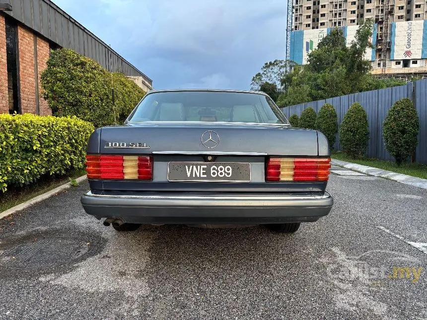 1988 Mercedes-Benz 300SEL Sedan