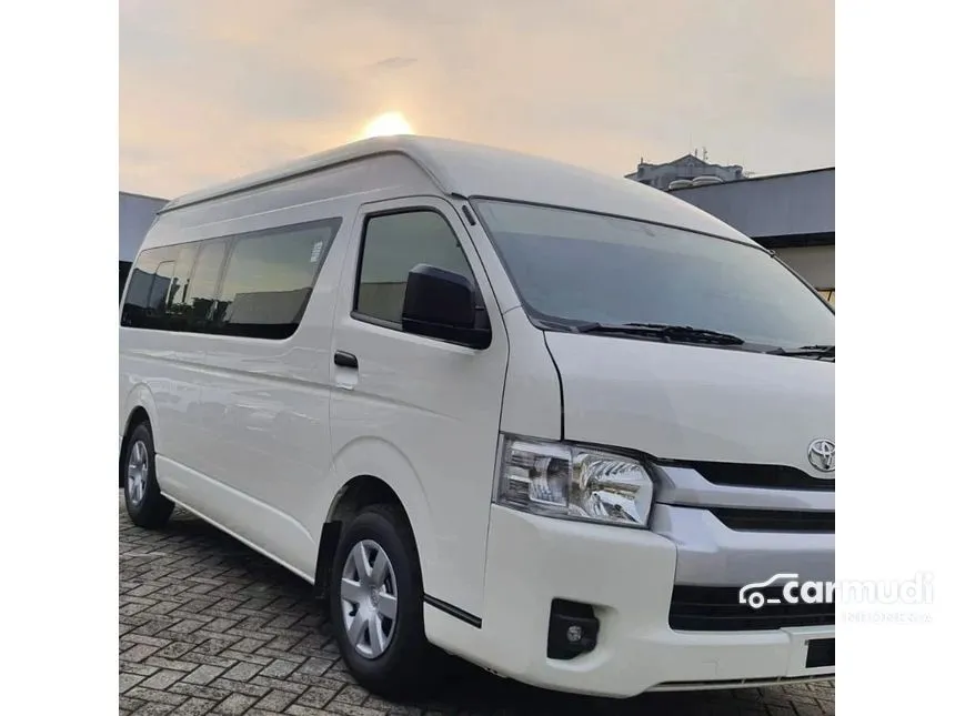 2025 Toyota Hiace Commuter Van