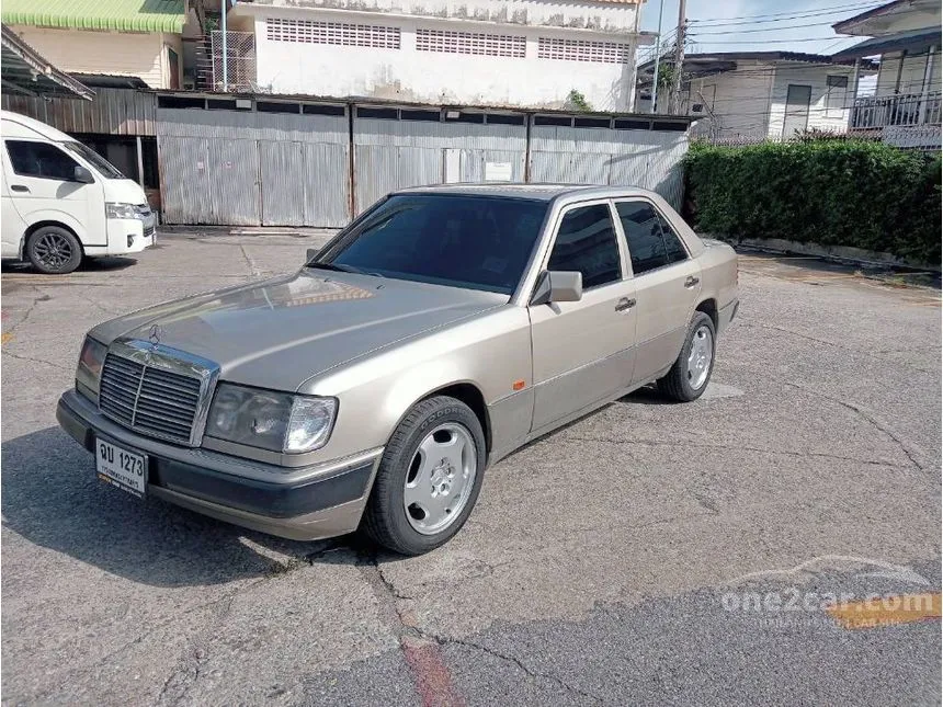 1992 Mercedes-Benz 230E Sedan