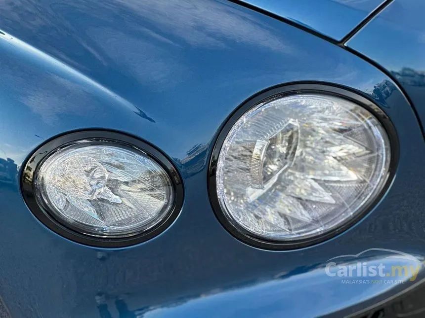 2023 Bentley Flying Spur Azure Sedan
