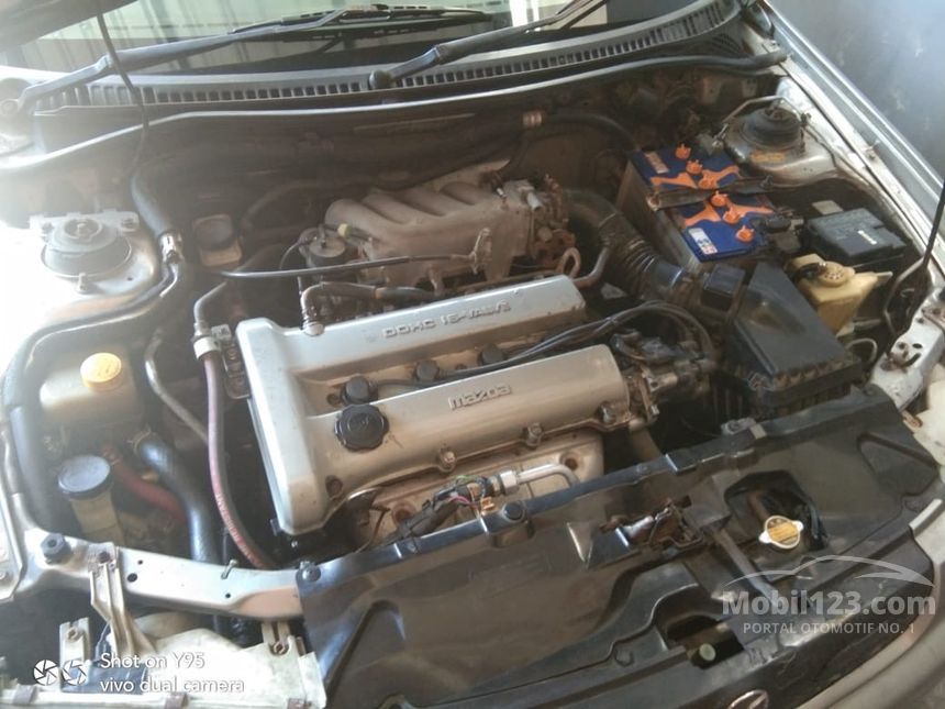 1998 Mazda 323 Sedan