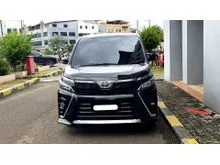2021 Toyota Voxy 2.0 MPV putih km 35ribuan
