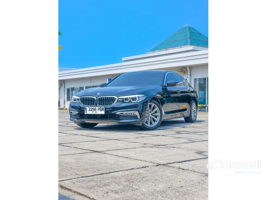 2018 BMW 520i Luxury Sedan