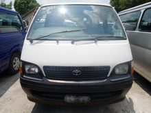 2005 Toyota Hiace 3.0 window Van -- WELL MAINTAINED --