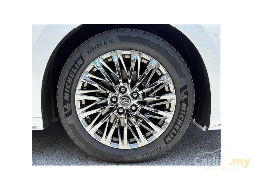 2025 Lexus LM 500h Version L 6 Seater MPV