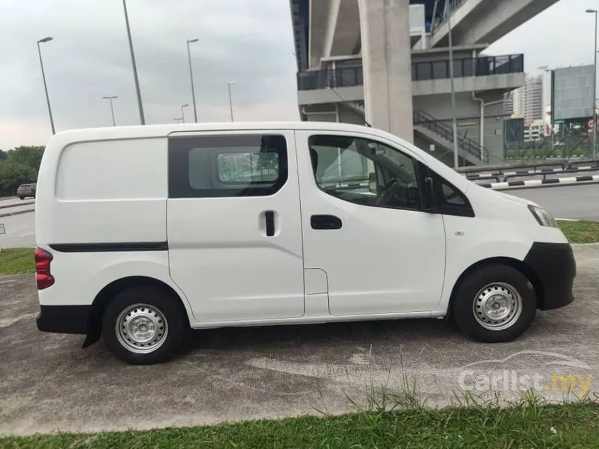 2018 Nissan NV200 Semi Panel Van