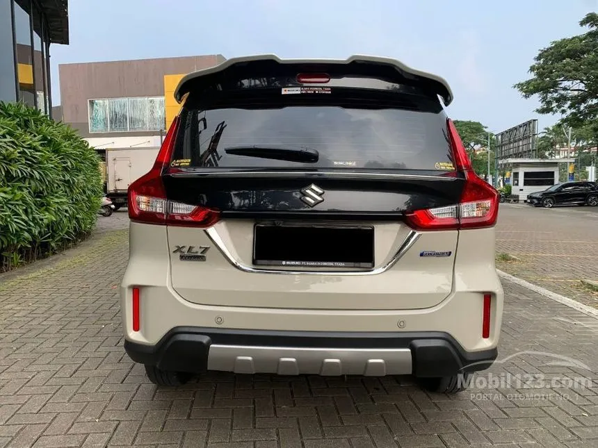 2025 Suzuki XL7 Alpha Hybrid SUV