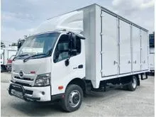 HINO XZC730 BOX 18FT 10 DOORS 7500KG LORRY #5340VGP - KAWAN