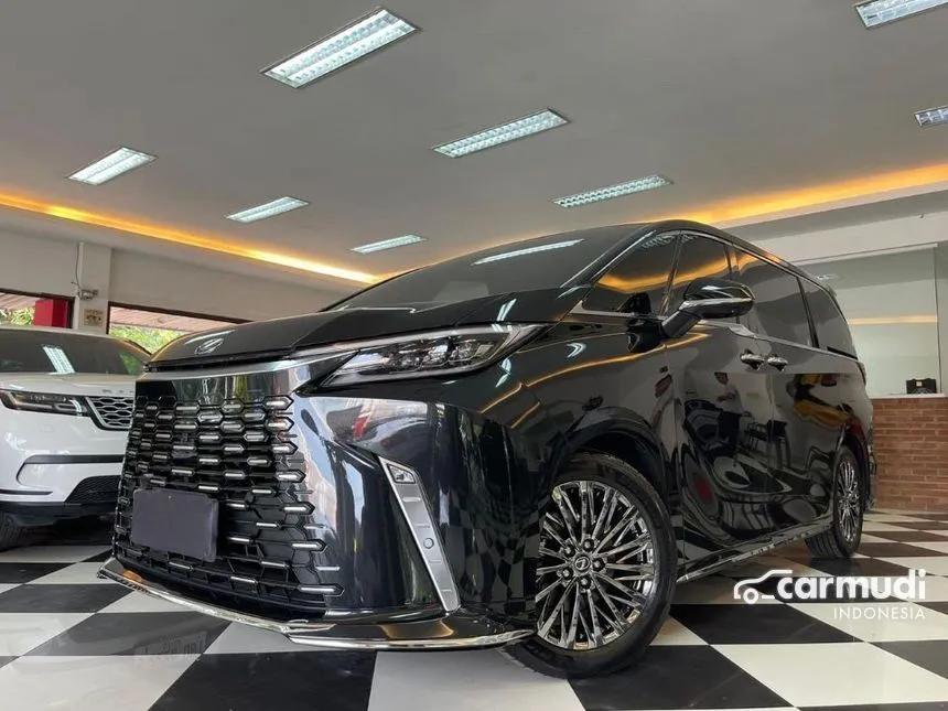 2024 Lexus LM 350h 7 Seater MPV