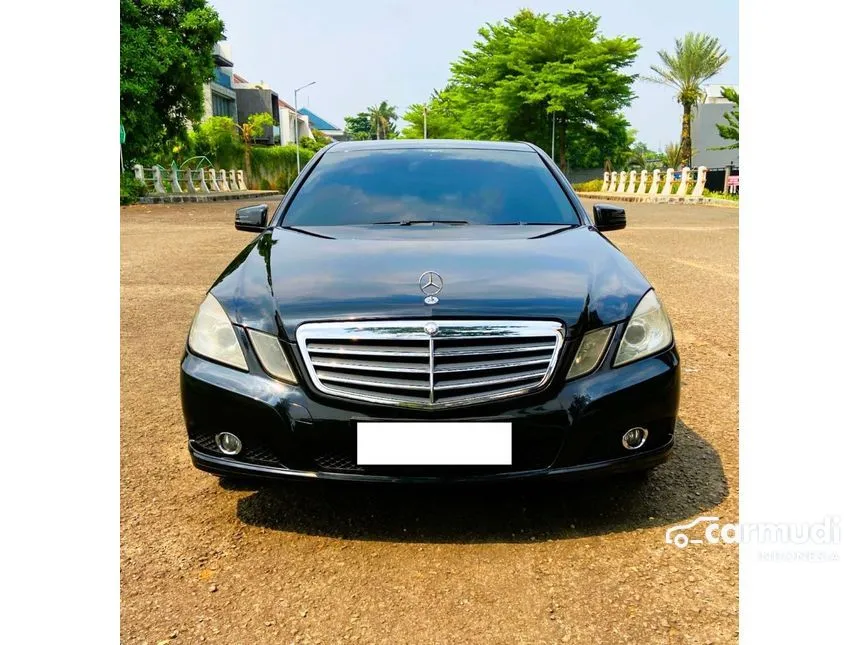 2010 Mercedes-Benz E200 CGI Sedan