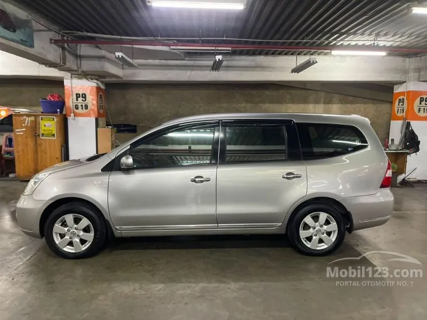 2010 Nissan Grand Livina XV MPV