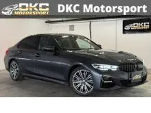 2021 BMW 330i 2.0 M Sport Sedan / VERNASCA LEATHER SEATS /M SPORT STEERING WHEEL WITH PADDLE SHIFTERS/10.25-INCH INFOTAINMENT DISPLAY/AMBIENT LIGHTING