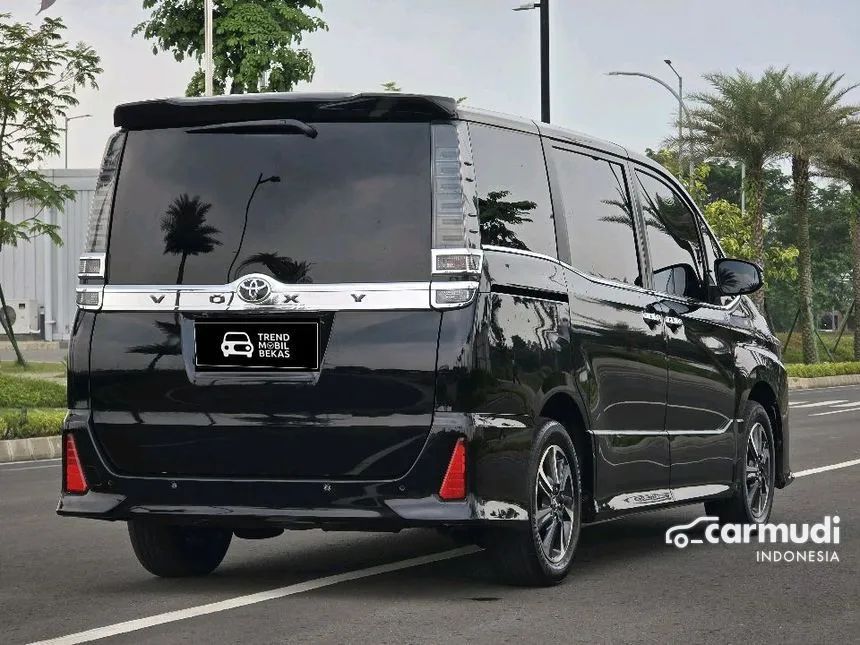 2018 Toyota Voxy MPV